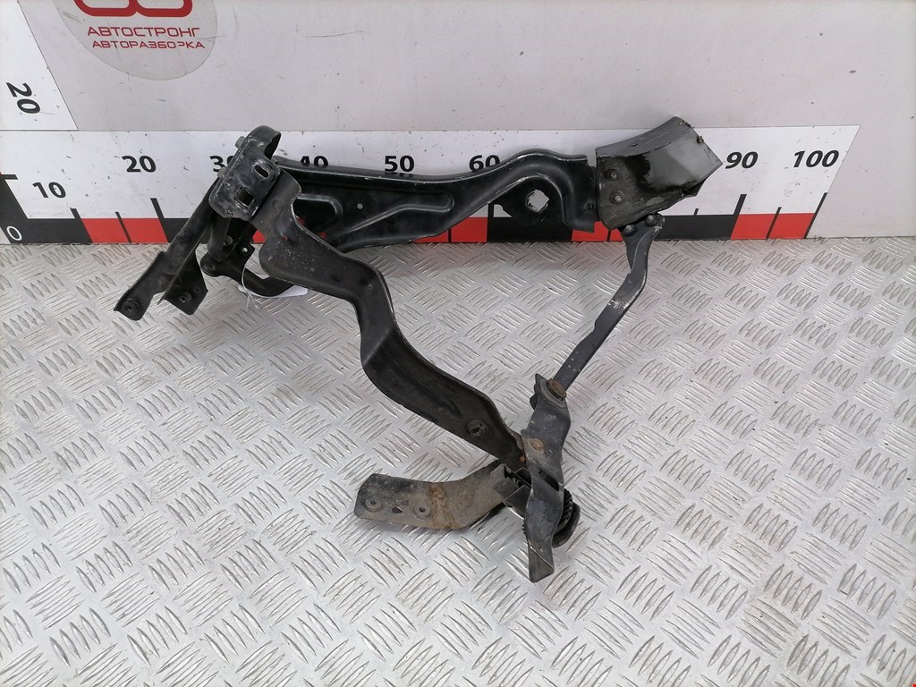 Кронштейн фары правый MERCEDES-BENZ C-Class C-klasse W204 2007-2015