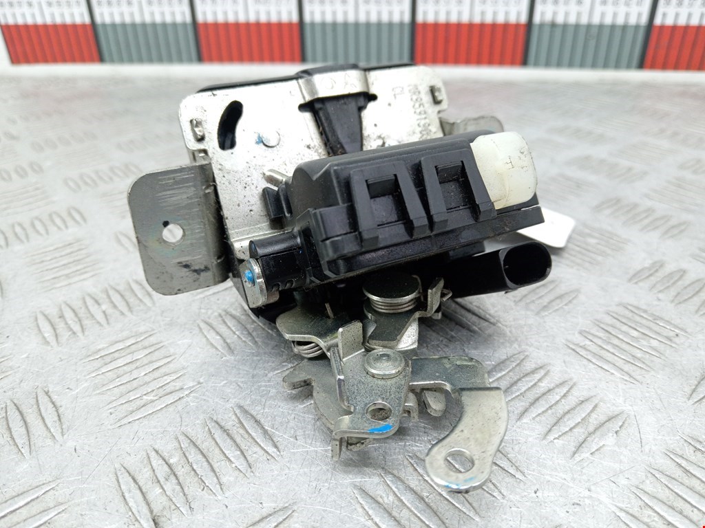 Замок багажника (крышки двери) MITSUBISHI Colt Z3 2003-2012