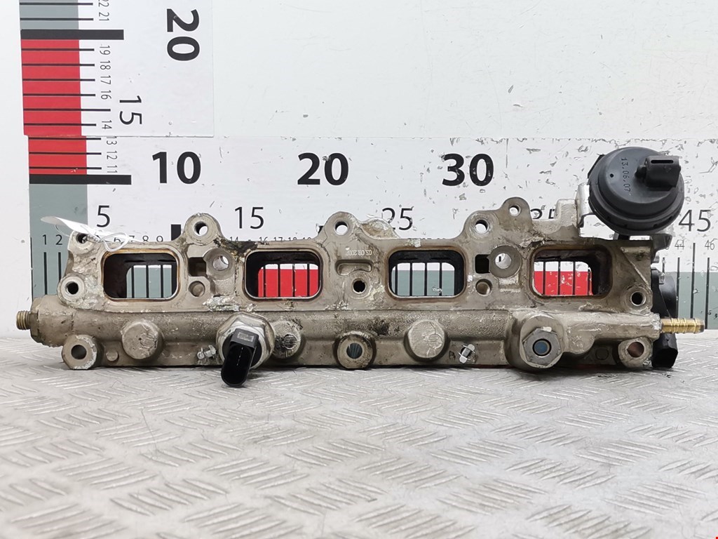 Рампа топливная (рейка) VOLKSWAGEN Jetta V 2005-2011
