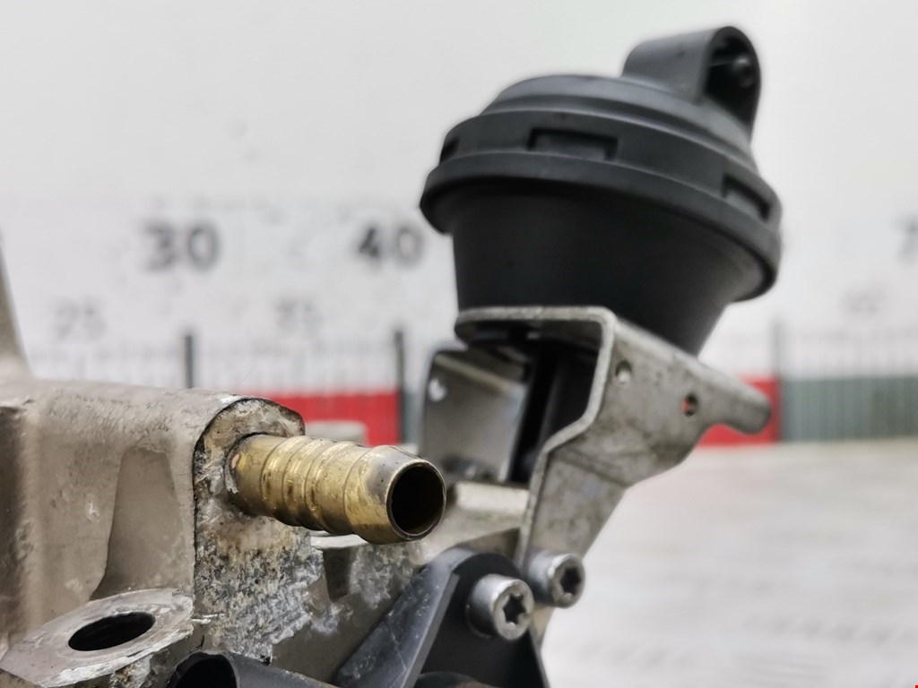 Рампа топливная (рейка) VOLKSWAGEN Jetta V 2005-2011