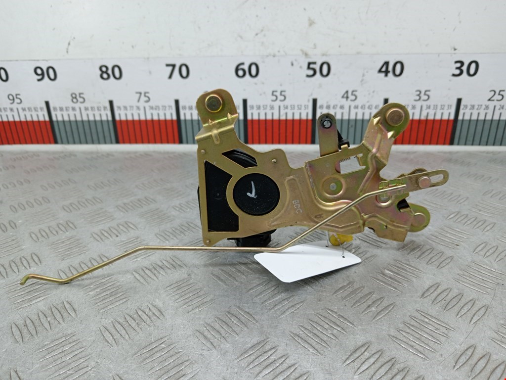 Сервопривод (электропривод моторчик привода) замка крышки багажника Kia Carnival (Sedona) 2 (VQ) (2006-2014)