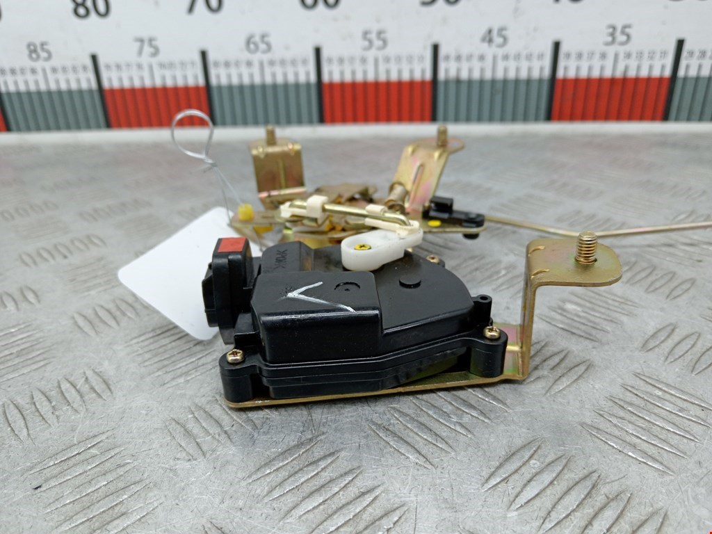 Активатор замка багажника KIA Carnival II 2006-2014