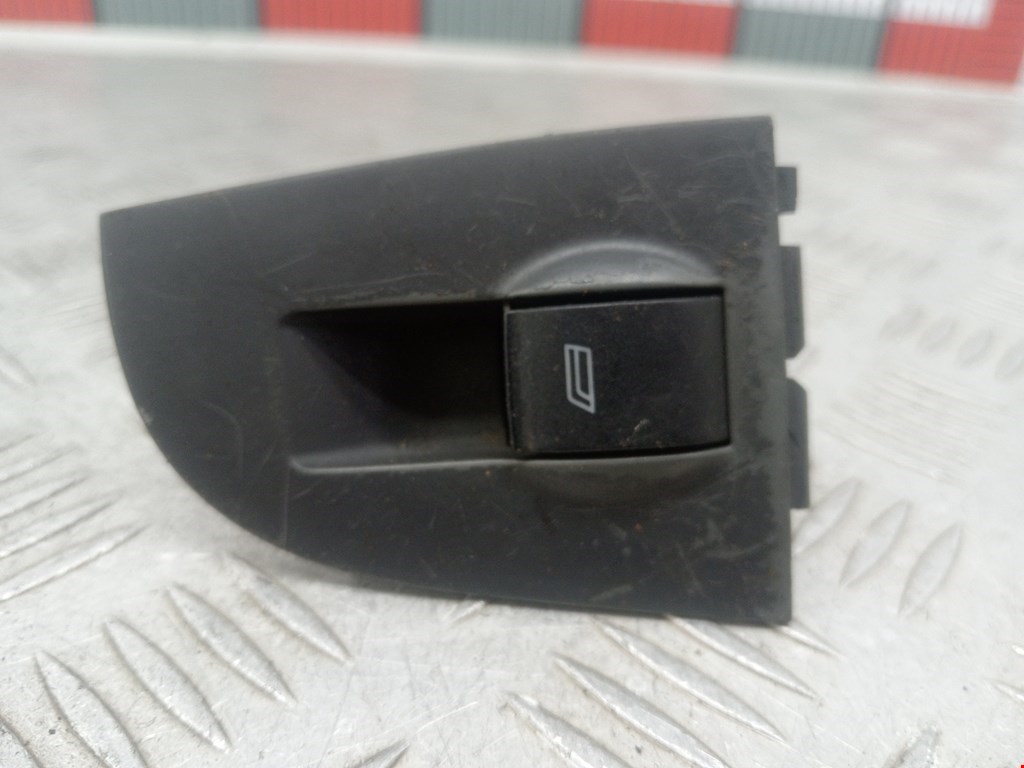 Кнопка стеклоподъемника AUDI A6 C5 1997-2004