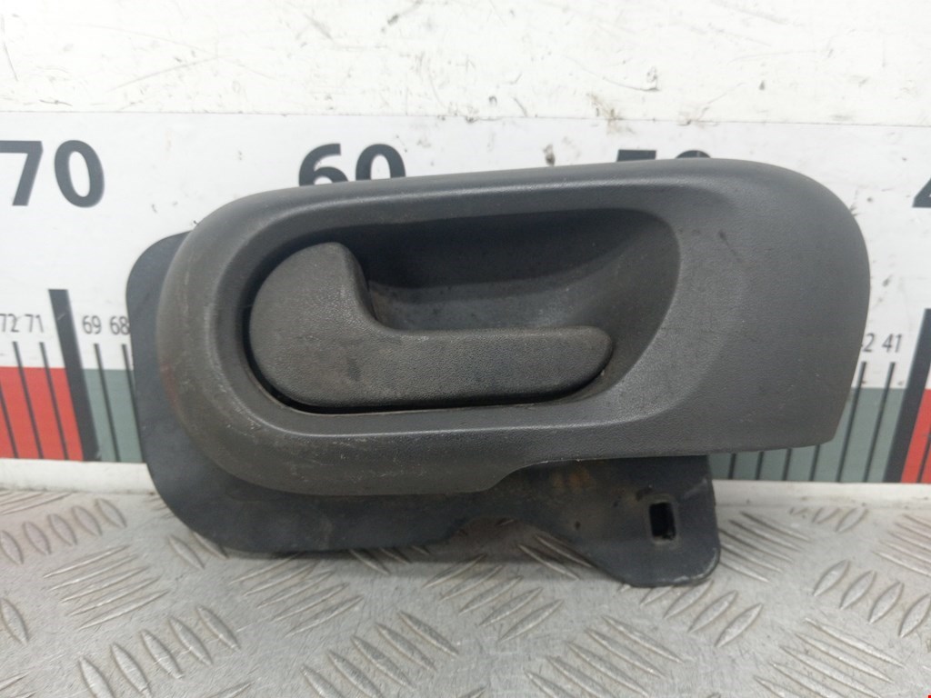 Ручка дверная передняя внутренняя левая OPEL Combo C 2001-2011