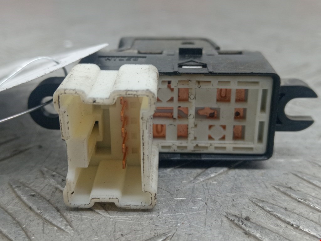 Кнопка стеклоподъемника SUBARU Forester III 2008-2013