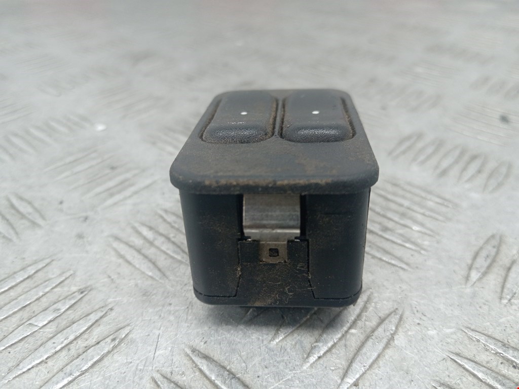 Кнопка стеклоподъемника OPEL Combo C 2001-2011