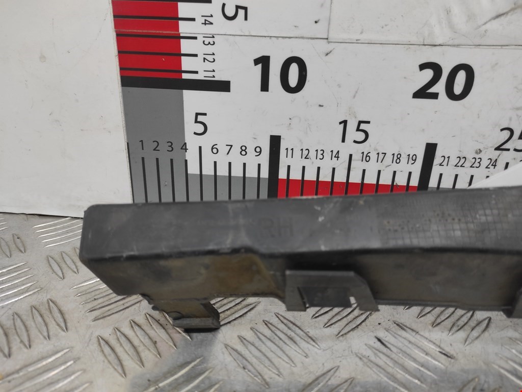 Кронштейн переднего бампера правый FORD Focus II 2005-2011