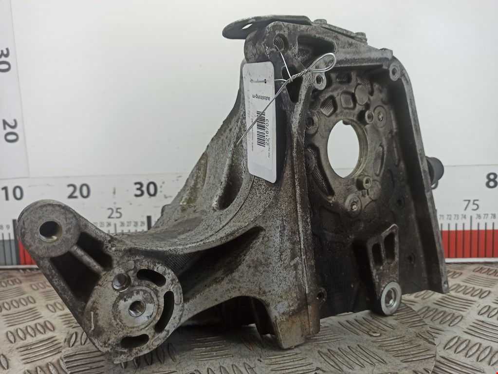 Кронштейн ТНВД OPEL Signum 2003-2008