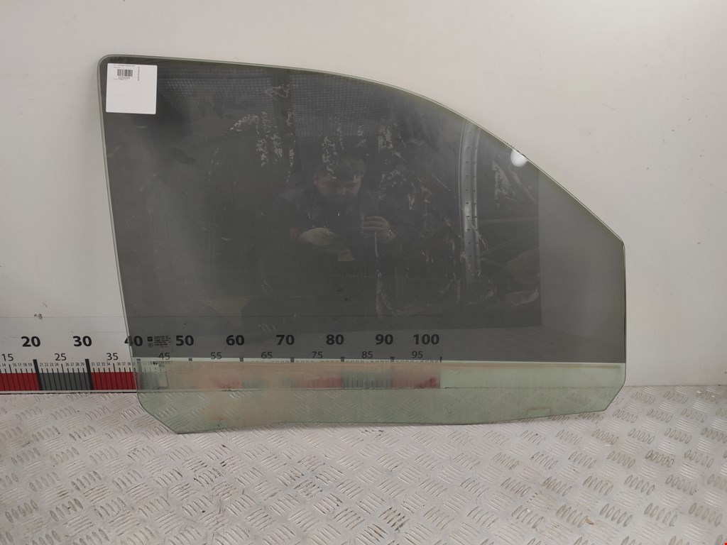 Стекло двери передней правой Chevrolet TrailBlazer 1 (2001-2009)