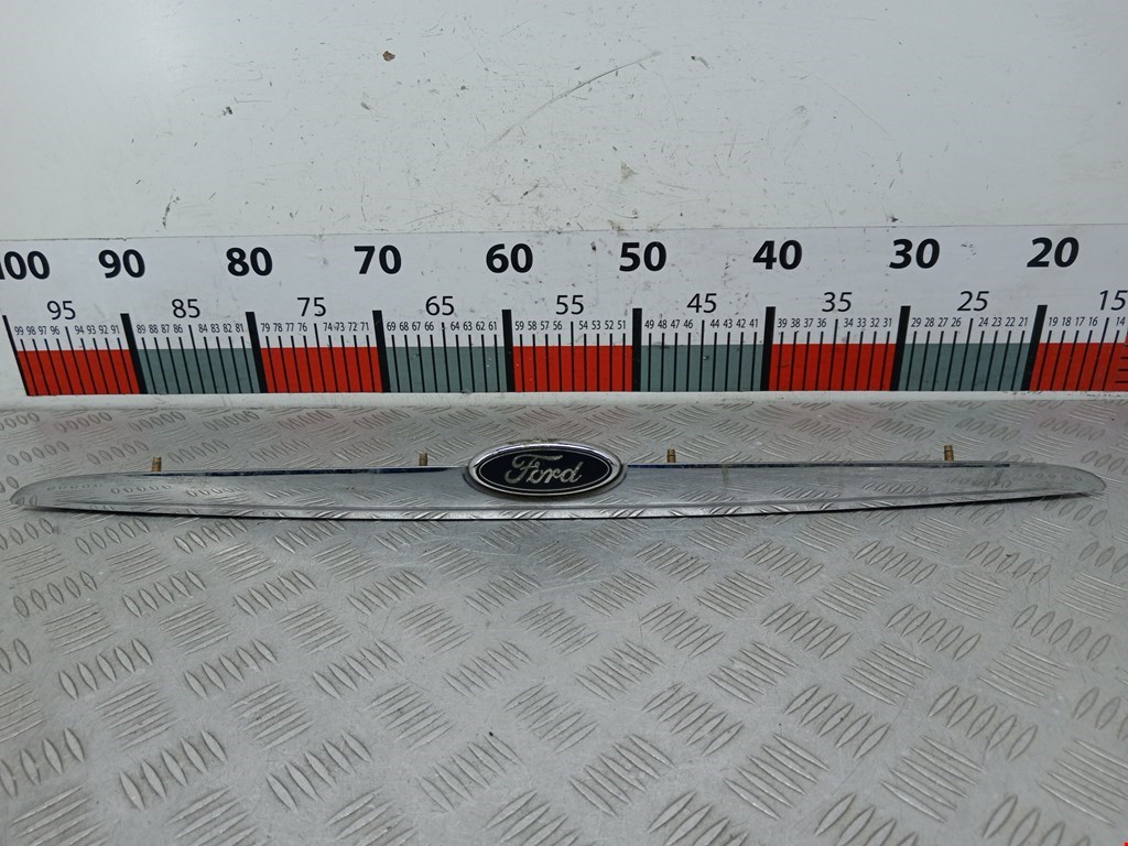 Накладка декоративная (молдинг) крышки (двери) багажника Ford Mondeo 2 (1996-2002)