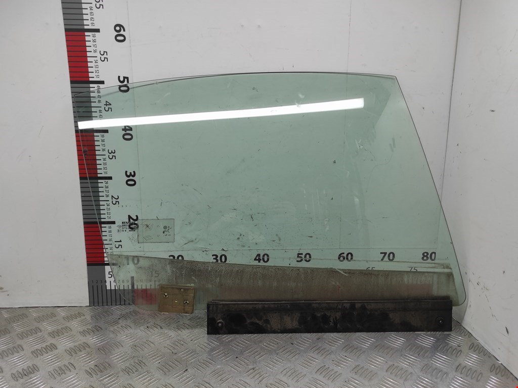 Стекло двери переднее правое RENAULT Megane I 1996-2002