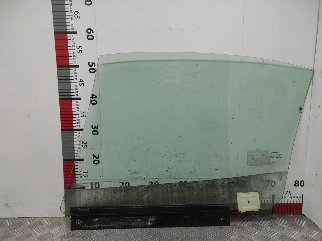 Стекло двери переднее правое RENAULT Megane I 1996-2002