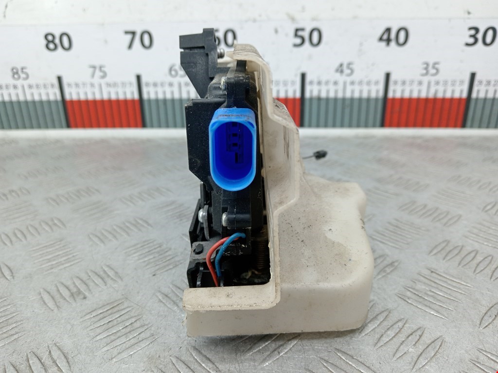 Замок двери задней левой VOLKSWAGEN Touran 2003-2010