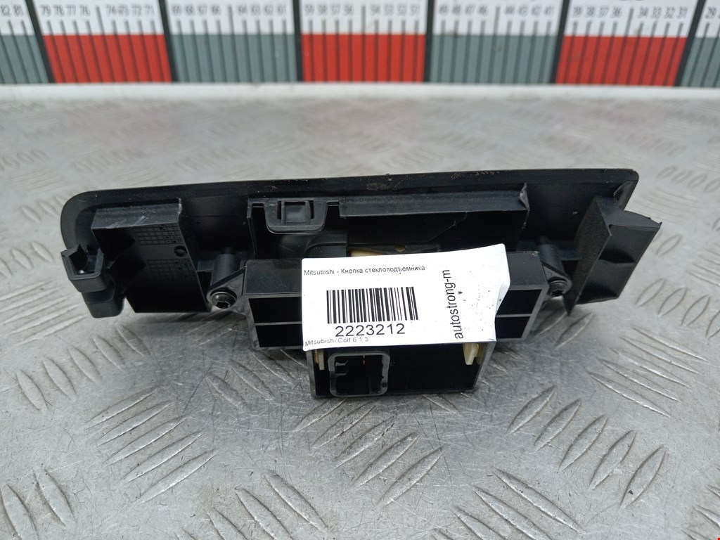 Кнопка стеклоподъемника MITSUBISHI Colt Z3 2003-2012