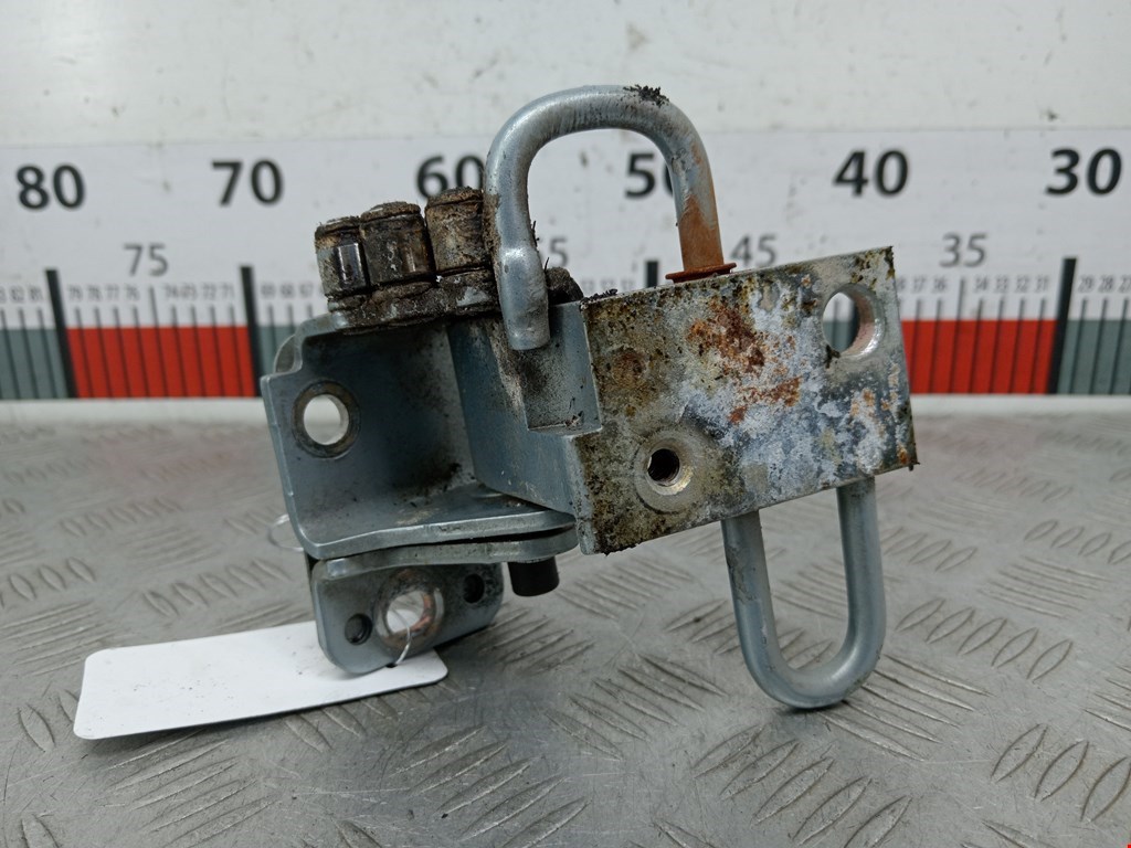 Петля двери передней правой Audi A4 B6 (2000-2006)