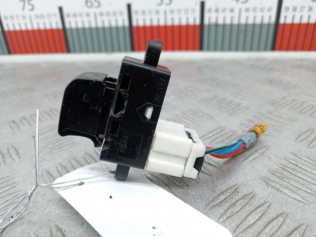 Кнопка стеклоподъемника SUBARU Forester III 2008-2013