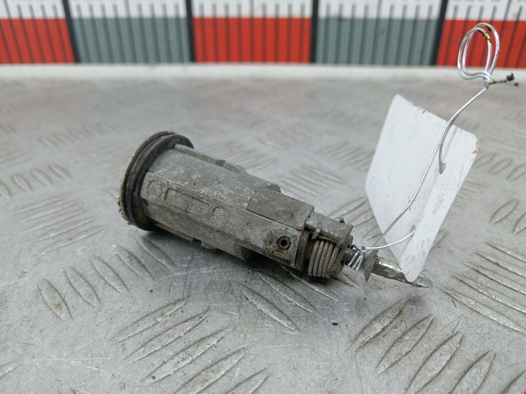 Вставка замка багажника MITSUBISHI Colt Z3 2003-2012