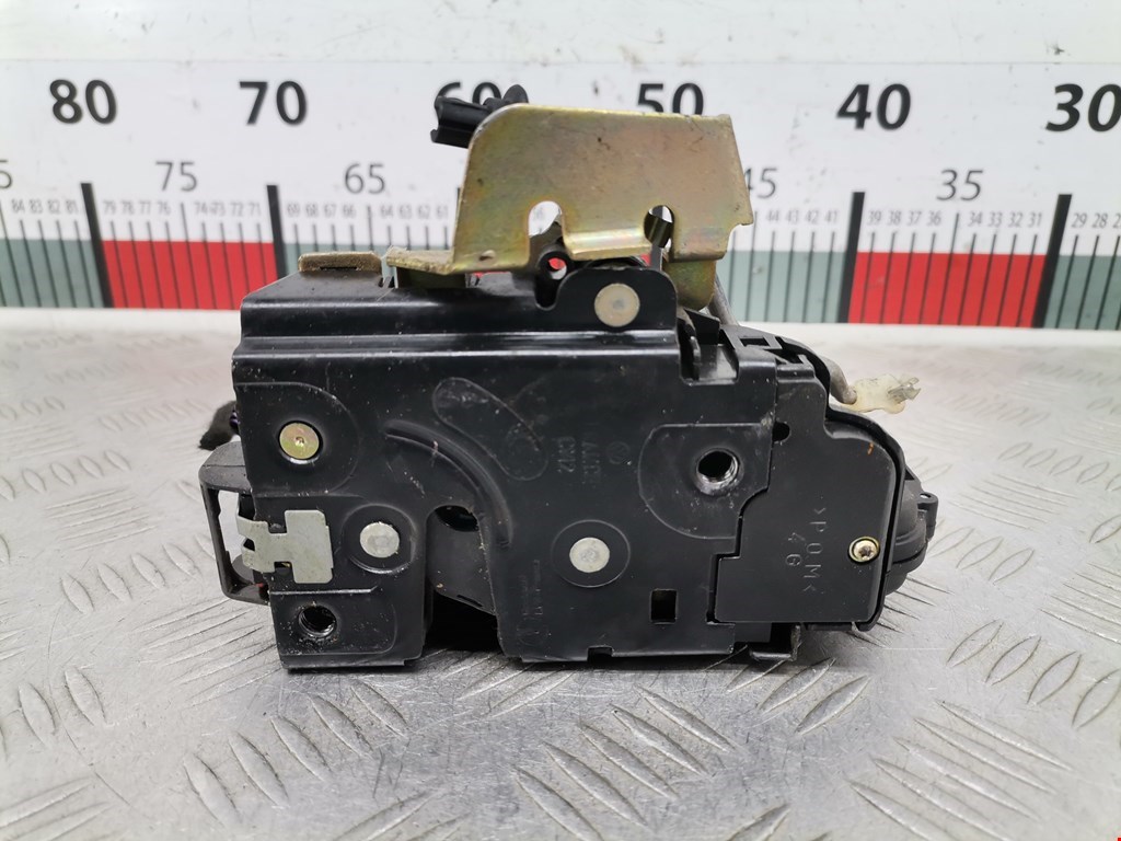 Замок двери задней левой AUDI A6 C5 1997-2004