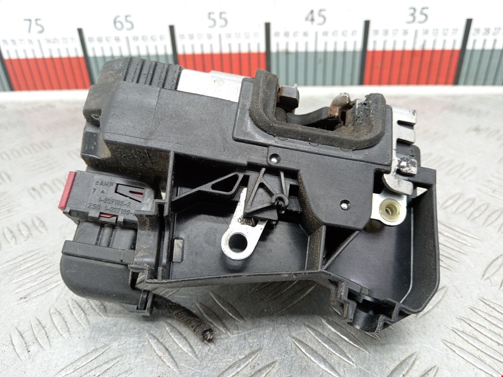 Замок двери передней правой OPEL Combo C 2001-2011