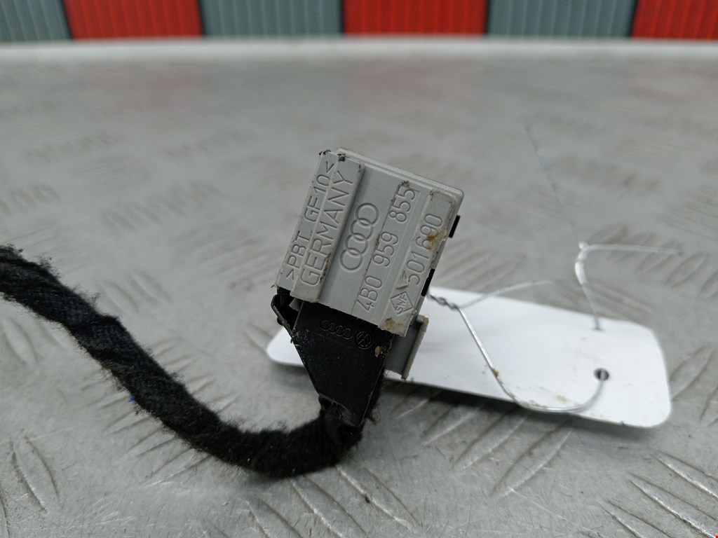 Кнопка стеклоподъемника AUDI A6 C5 1997-2004