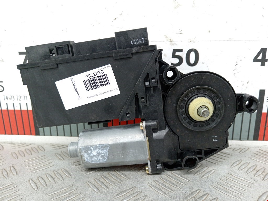 Моторчик (двигатель) стеклоподъемника AUDI A4 B6 2001-2005
