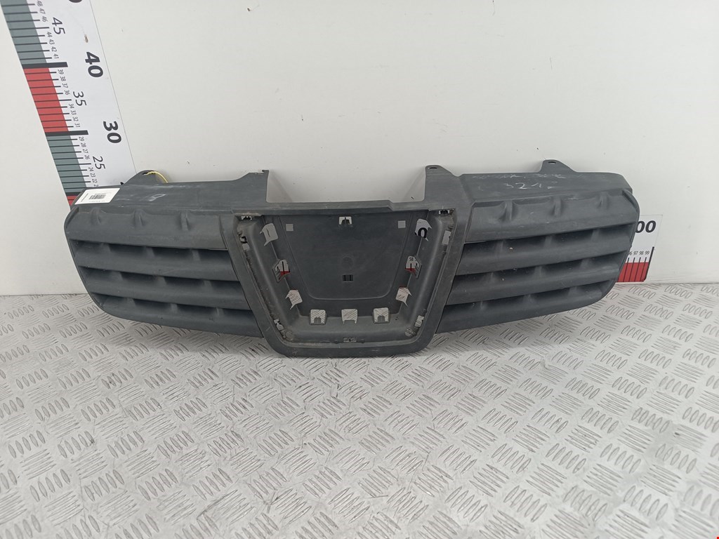Решетка радиатора NISSAN Qashqai J10 2006-2013