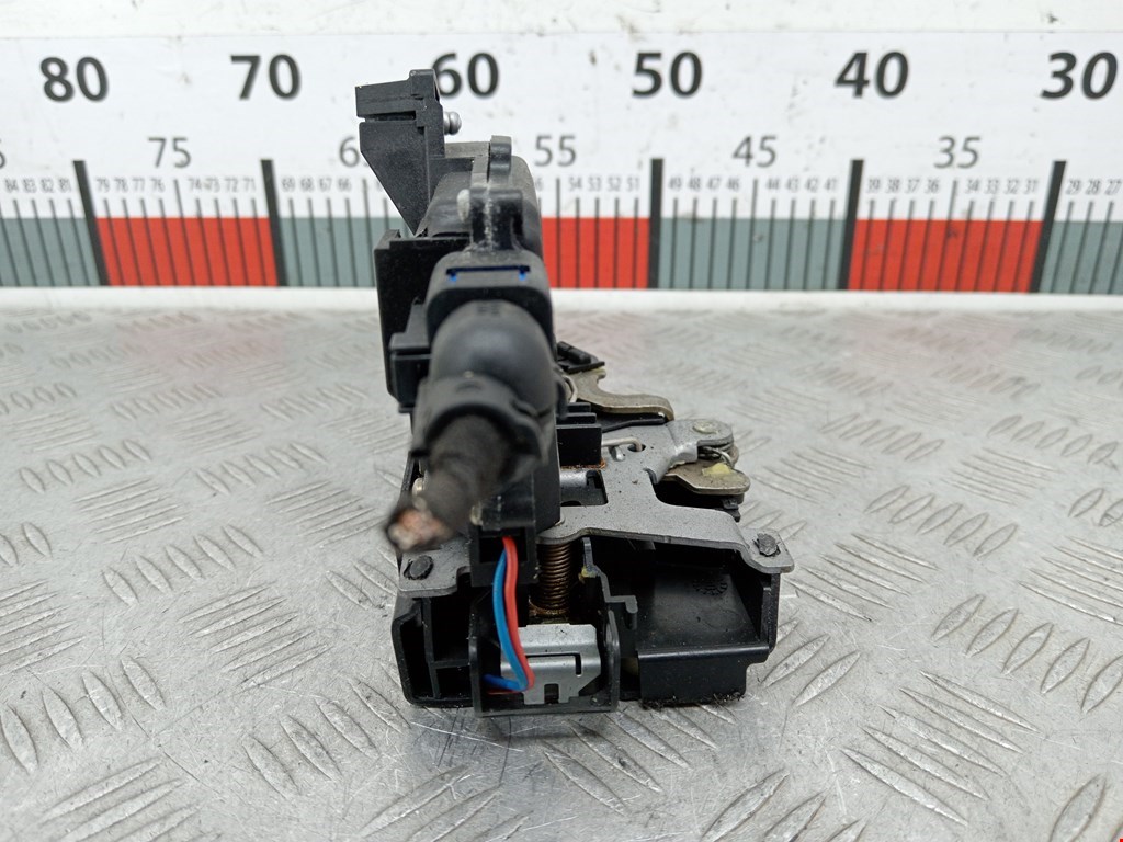 Замок двери задней левой VOLKSWAGEN Touran 2003-2010