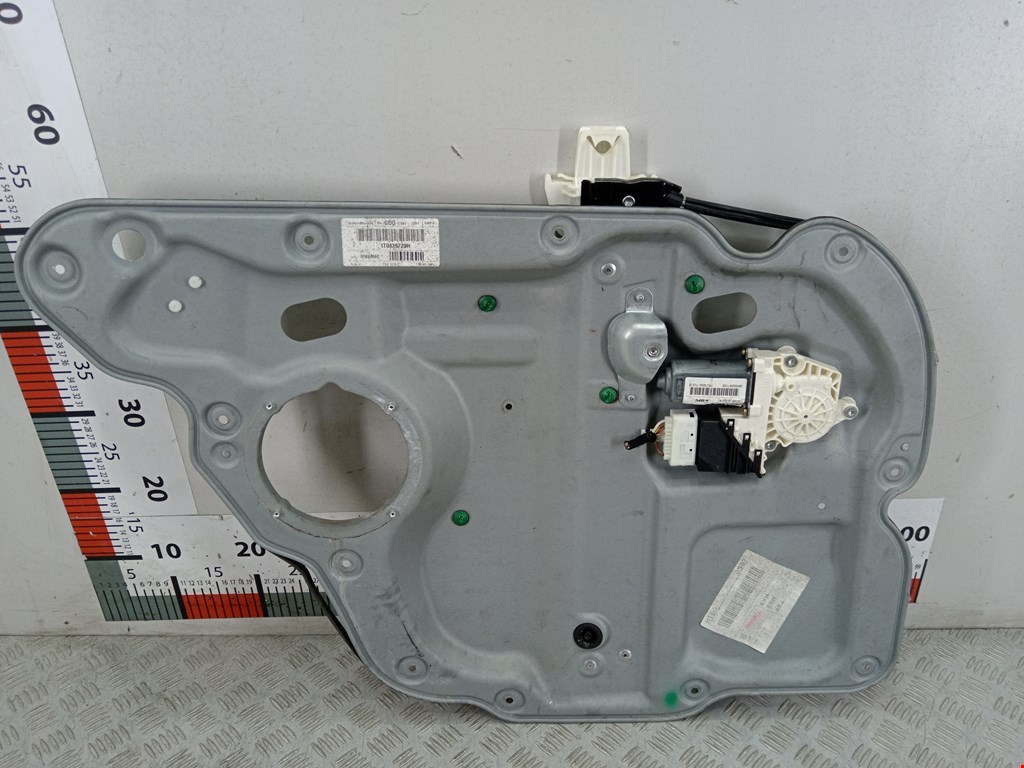 Стеклоподъемник задний левый VOLKSWAGEN Touran 2003-2010