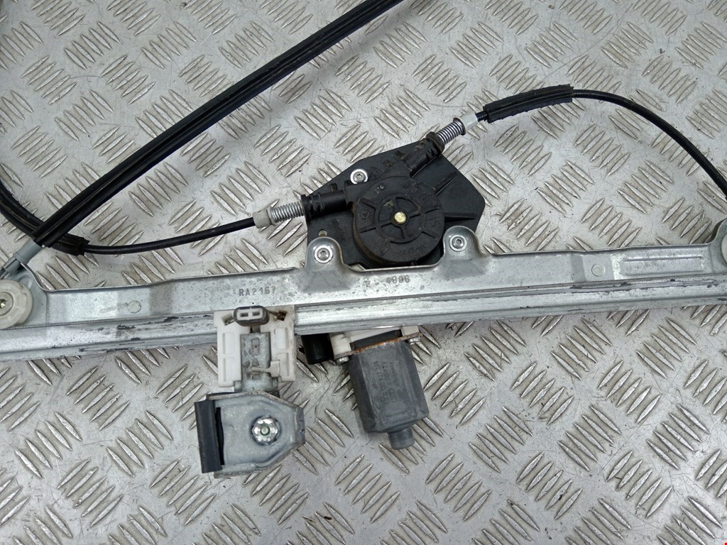 Стеклоподъемник передний левый MITSUBISHI Colt Z3 2003-2012