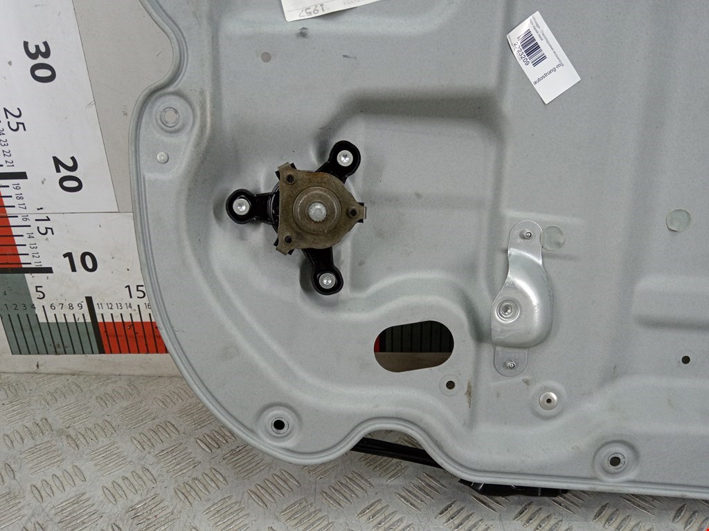 Стеклоподъемник задний левый VOLKSWAGEN Touran 2003-2010