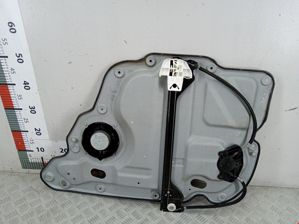 Стеклоподъемник задний левый VOLKSWAGEN Touran 2003-2010
