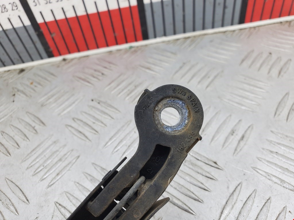 Поводок дворника задний (заднего) VOLKSWAGEN Sharan 1995-2010