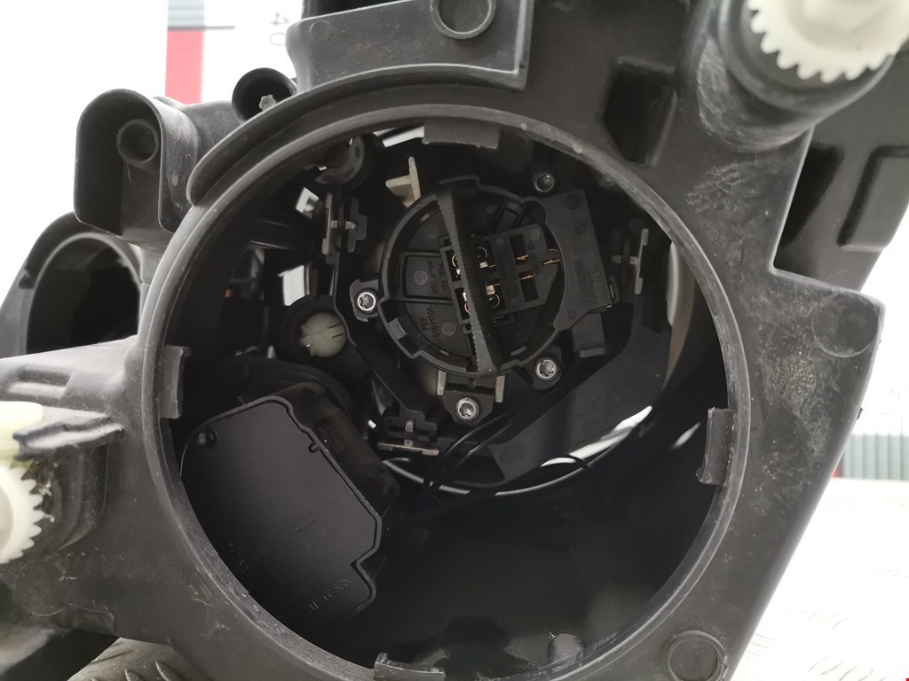 Фара правая VOLKSWAGEN Tiguan 2016-н.в.