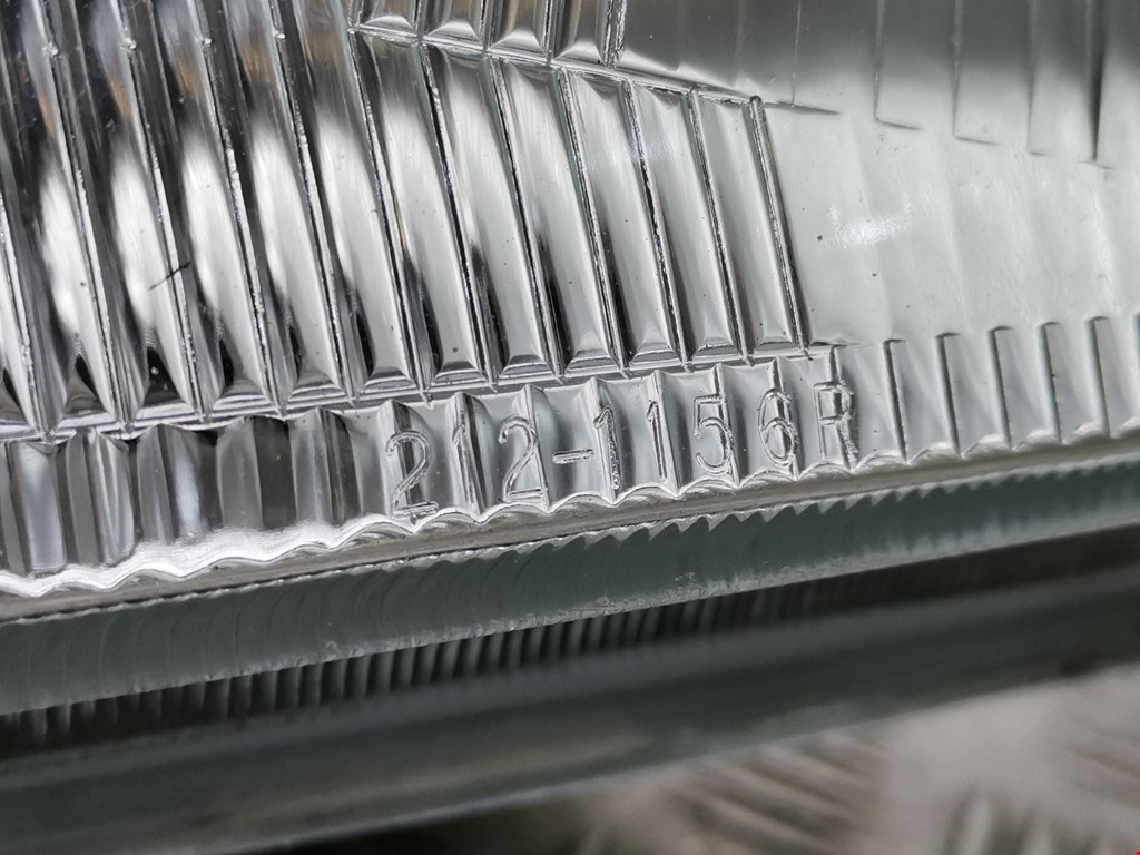 Фара правая TOYOTA Carina T190 1992-1998