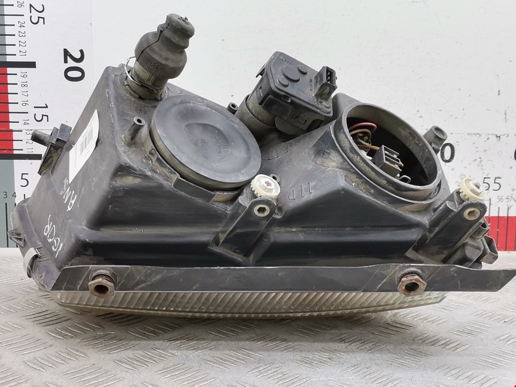 Фара левая VOLKSWAGEN Passat B5 1997-2005