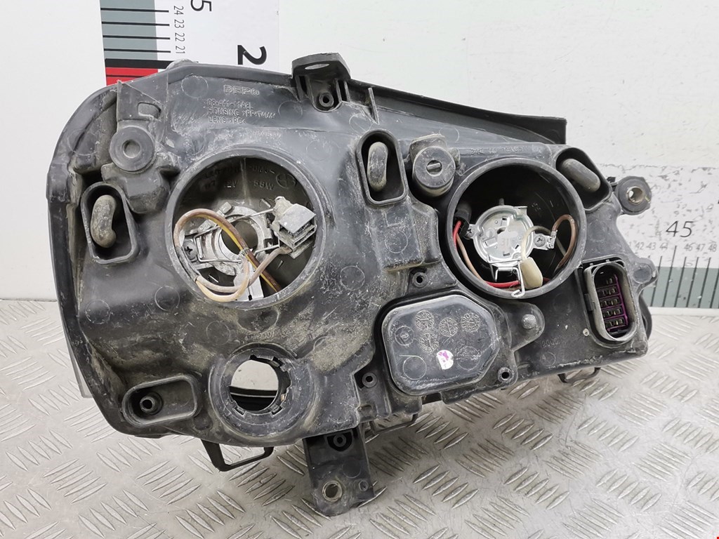 Фара левая VOLKSWAGEN Polo IV 2001-2009