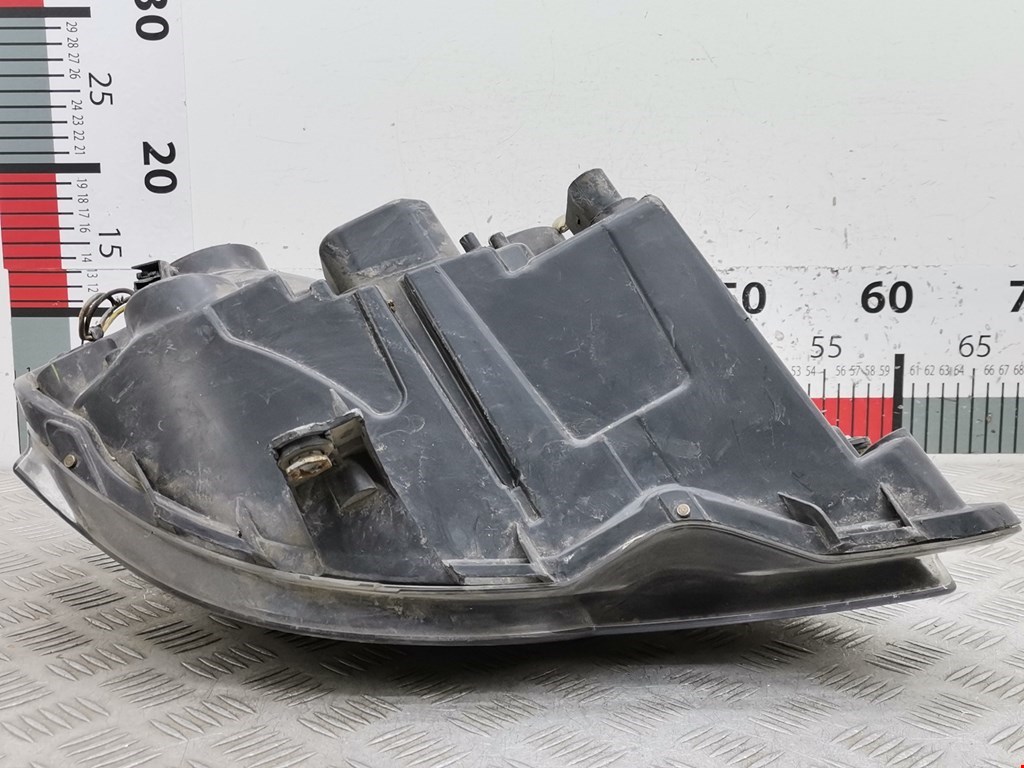 Фара левая VOLKSWAGEN Polo IV 2001-2009