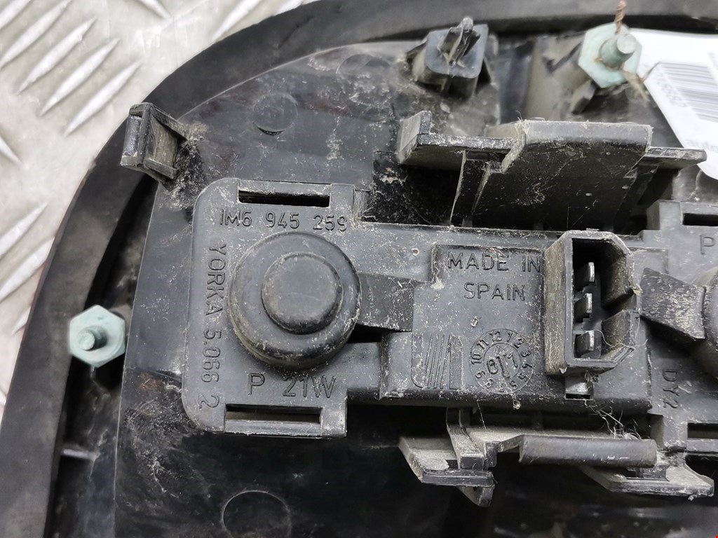 Фонарь задний внутренний левый SEAT Leon 1999-2005