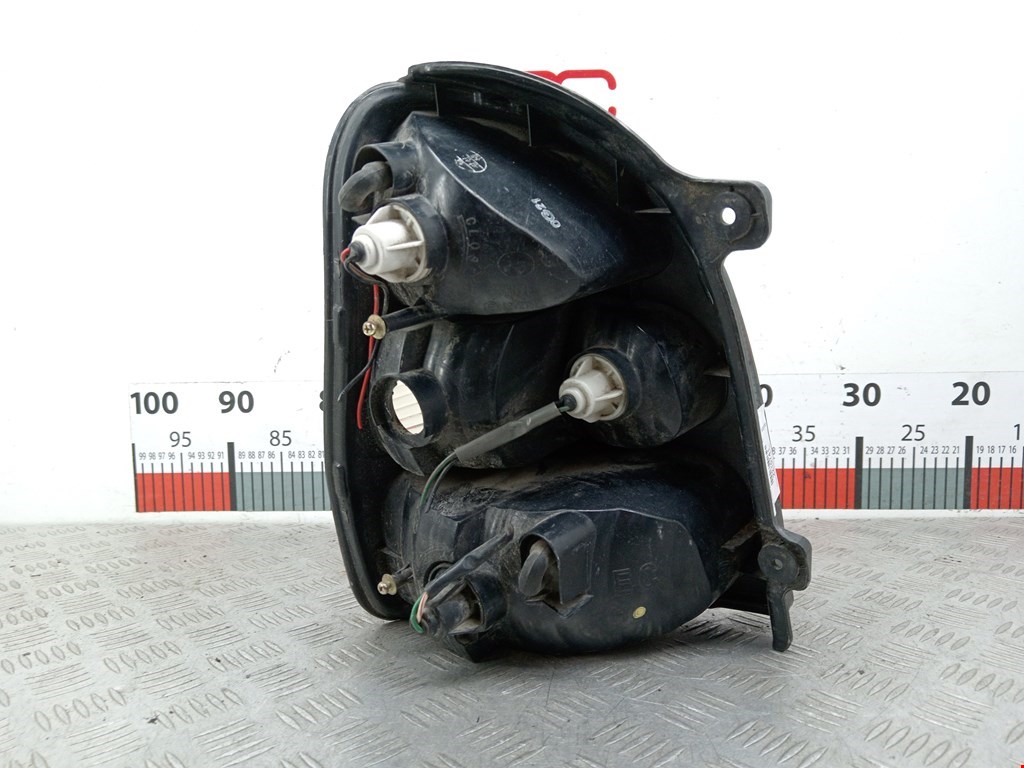 Фонарь задний правый KIA Carnival I 1999-2005