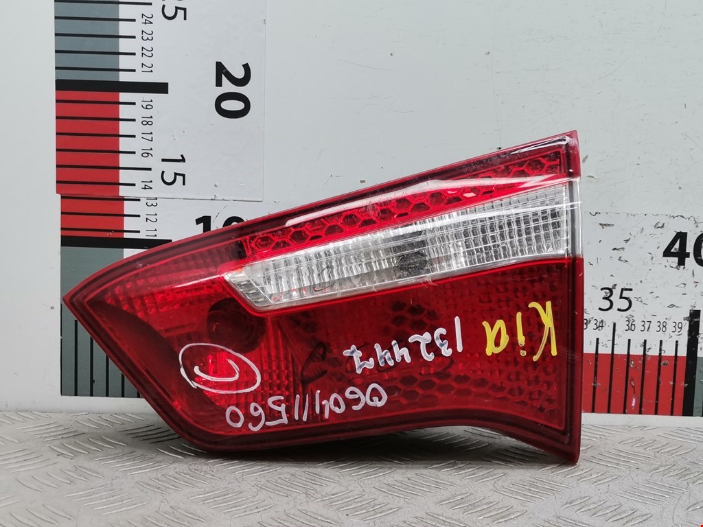 Фонарь крышки багажника правый Kia Rio 3 (UB) (2011-2017)
