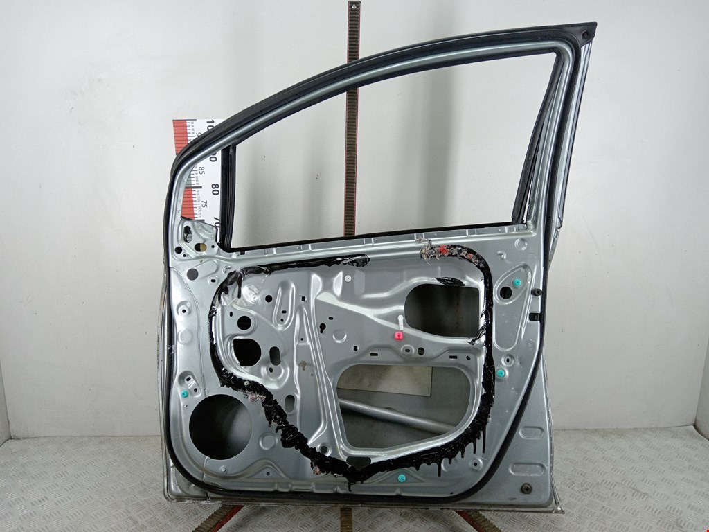 Дверь передняя правая TOYOTA Yaris II XP50 2005-2011