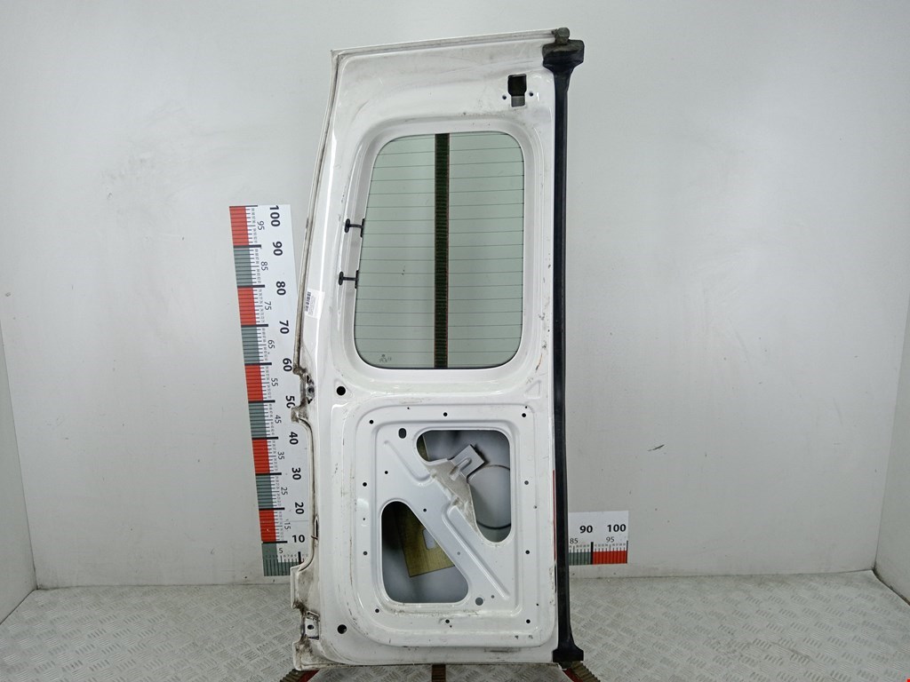 Бампер задний VOLKSWAGEN Caddy III 2004-2015