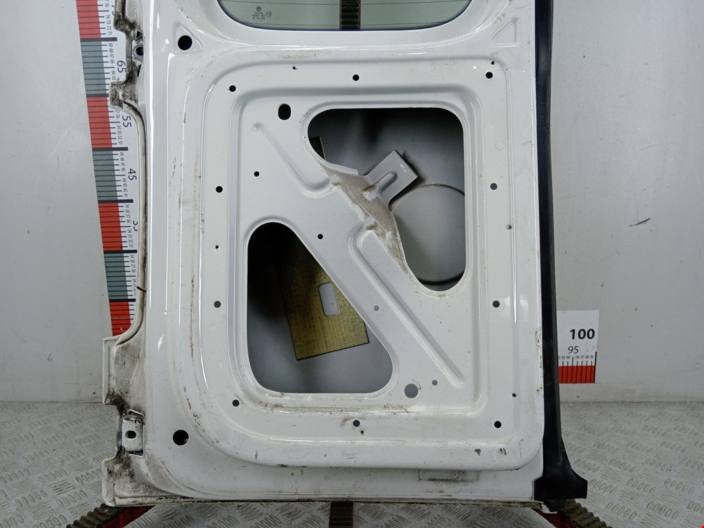 Бампер задний VOLKSWAGEN Caddy III 2004-2015