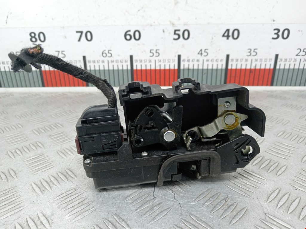 Замок двери передней левой CHEVROLET Captiva 2006-2010