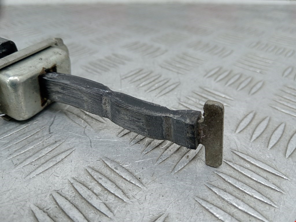 Ограничитель открывания двери TOYOTA Yaris II XP50 2005-2011