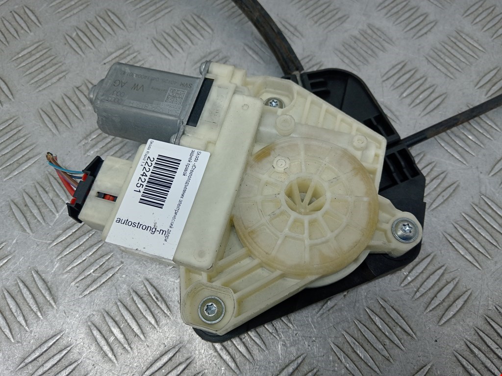 Стеклоподъемник задний правый SKODA Rapid 2012-2020