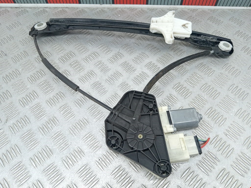 Стеклоподъемник задний правый SKODA Rapid 2012-2020