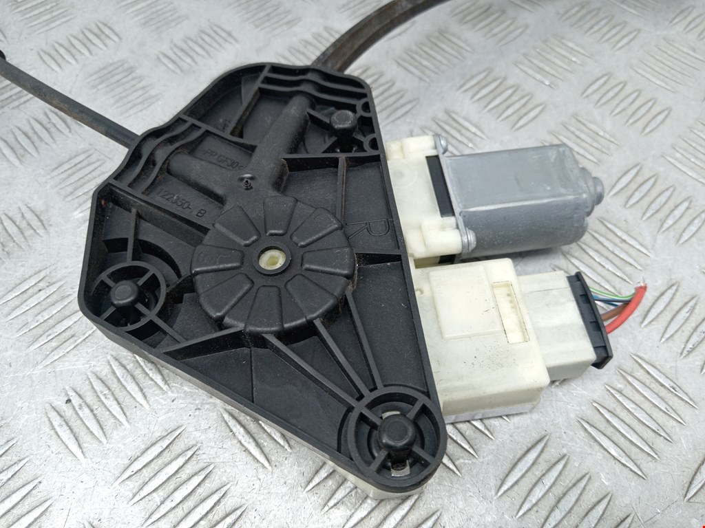 Стеклоподъемник задний правый SKODA Rapid 2012-2020