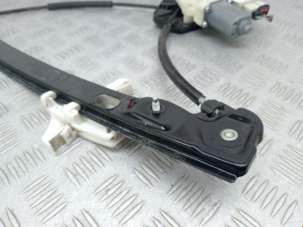Стеклоподъемник задний правый SKODA Rapid 2012-2020