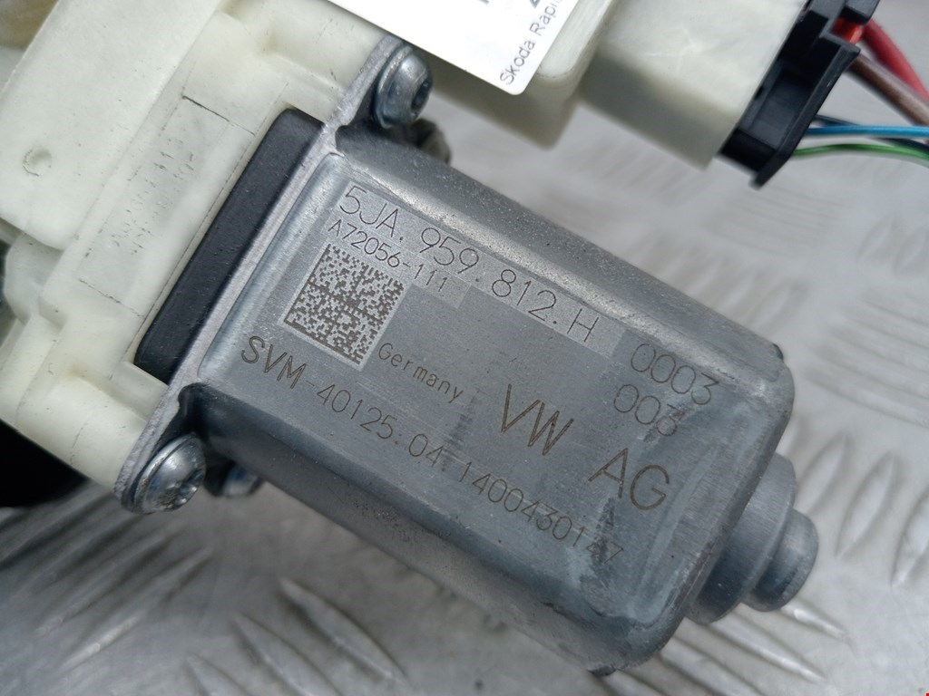 Стеклоподъемник задний правый SKODA Rapid 2012-2020